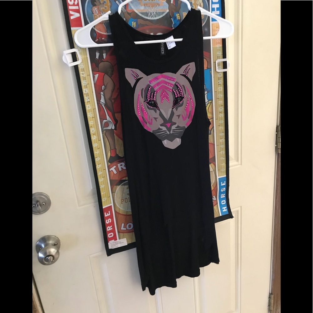DIVIDED Tiger Face High-low Tank Top.